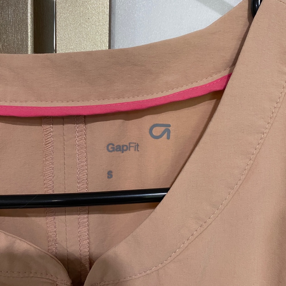 Gap fit Romper - Picture 2 of 5